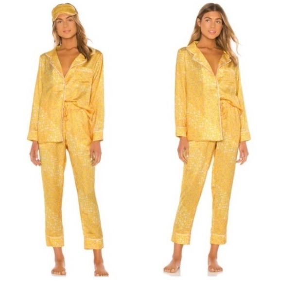 Revolve Plush Pajamas Women's Yellow Revolve Floral Pajama & Eye Mask Set Size M - Picture 2 of 13